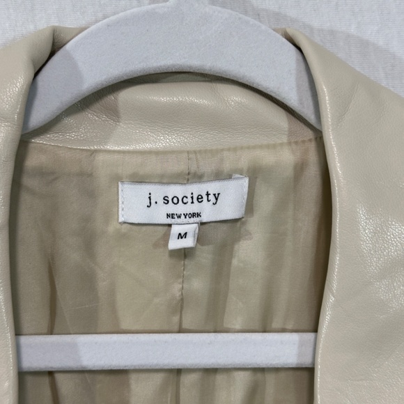 J Society Short Sleeve Moto Jacket Vegan Leather Almond Cream Sz M NWOT - Picture 3 of 6